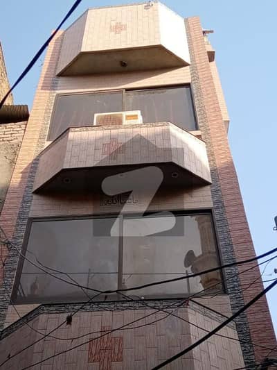 مینا بازار پشاور میں 2 مرلہ عمارت 2.5 کروڑ میں برائے فروخت۔