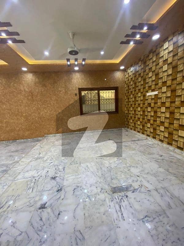 باتھ آئی لینڈ کراچی میں 4 کمروں کا 10 مرلہ مکان 2 لاکھ میں کرایہ پر دستیاب ہے۔