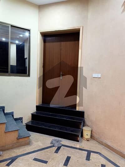 گلبہار ٹاؤن جی ٹی روڈ لاہور میں 5 کمروں کا 5 مرلہ مکان 1.35 کروڑ میں برائے فروخت۔