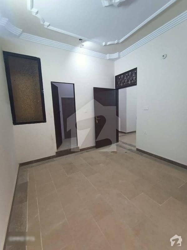 گولڈن ٹاؤن ملیر کراچی میں 2 کمروں کا 3 مرلہ فلیٹ 17 ہزار میں کرایہ پر دستیاب ہے۔