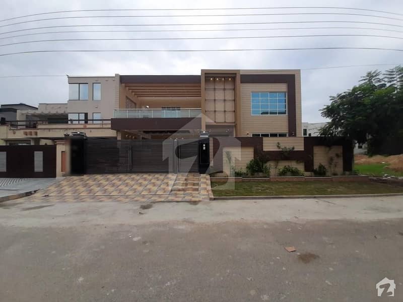 Get Your Hands On House In Lahore Best Area