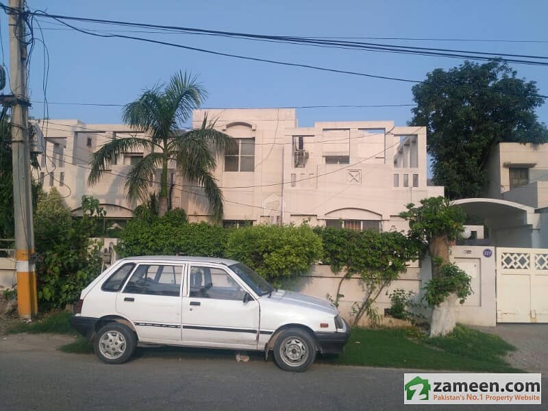 Available 9 marla house for sale eden avenue Eden Avenue, Eden, Lahore
