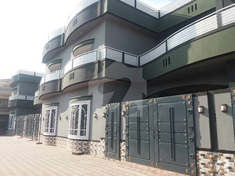 ورسک روڈ پشاور میں 10 کمروں کا 10 مرلہ مکان 3.2 کروڑ میں برائے فروخت۔