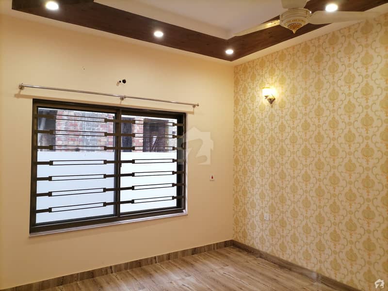 ای ایم ای سوسائٹی ۔ بلاک جے ای ایم ای سوسائٹی لاہور میں 4 کمروں کا 10 مرلہ مکان 2.75 کروڑ میں برائے فروخت۔