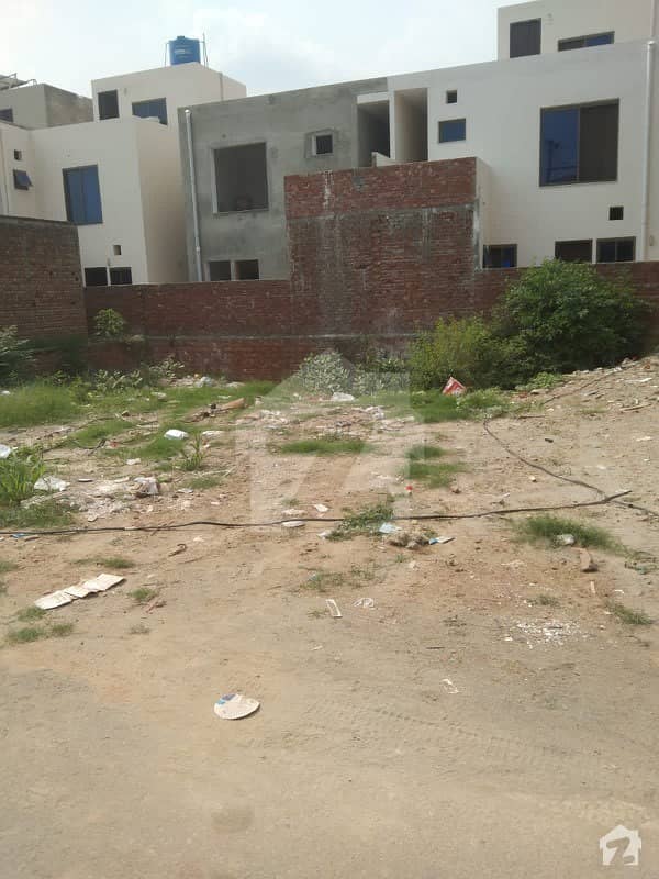 5 Marla Plot For Sale With Good Location In Bankers Town
