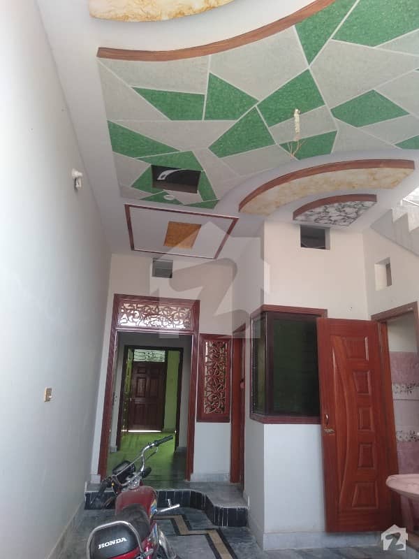 سیوارا چوک ملتان میں 3 کمروں کا 2 مرلہ مکان 33 لاکھ میں برائے فروخت۔
