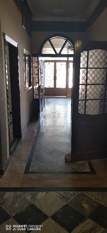ایبٹ آباد سٹی قراقرم ہائی وے ایبٹ آباد میں 4 کمروں کا 10 مرلہ مکان 33 ہزار میں کرایہ پر دستیاب ہے۔