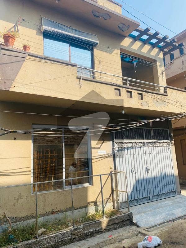 900 Square Feet House In Lda Avenue - Block B For Rent