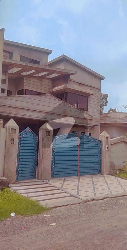 1 Kanal House For Sale In Muhafiz Town, D-block On Main Boulevard Road