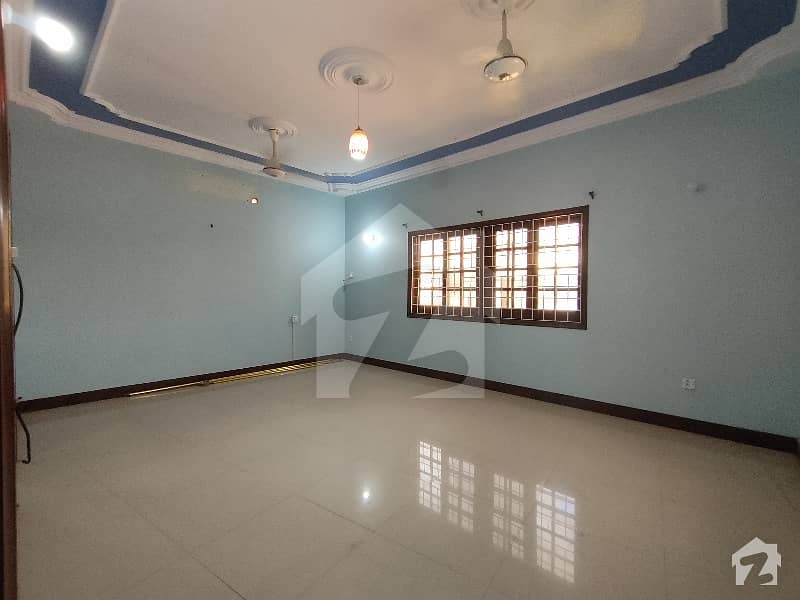 200 Sq Yd House Available For Rent