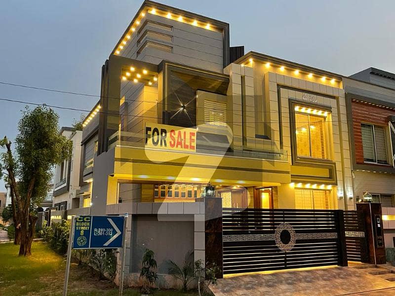 10 Marla Lavish Corner House For Sale In Cc Block Bahria Town Lahore