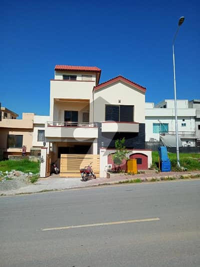 5 Marla Brand New Single Unit House For Sale 3 Bedroom Rafi Block Bahria Town