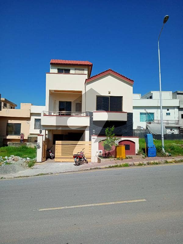 5 Marla Brand New Single Unit House For Sale 3 Bedroom Rafi Block Bahria Town