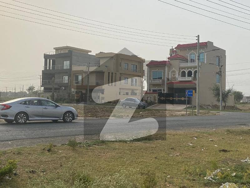ایل ڈی اے ایوینیو ۔ بلاک جے ایل ڈی اے ایوینیو لاہور میں 10 مرلہ رہائشی پلاٹ 1.5 کروڑ میں برائے فروخت۔