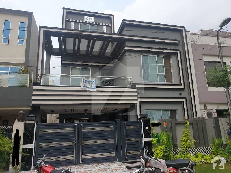 8 Marla Brand House for sale in sector C Bahria town lahore