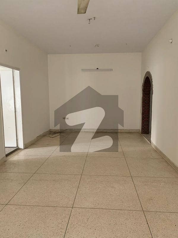 2 Bed DD Upper Portion Available For Rent in Gulshan-E-Iqbal Town