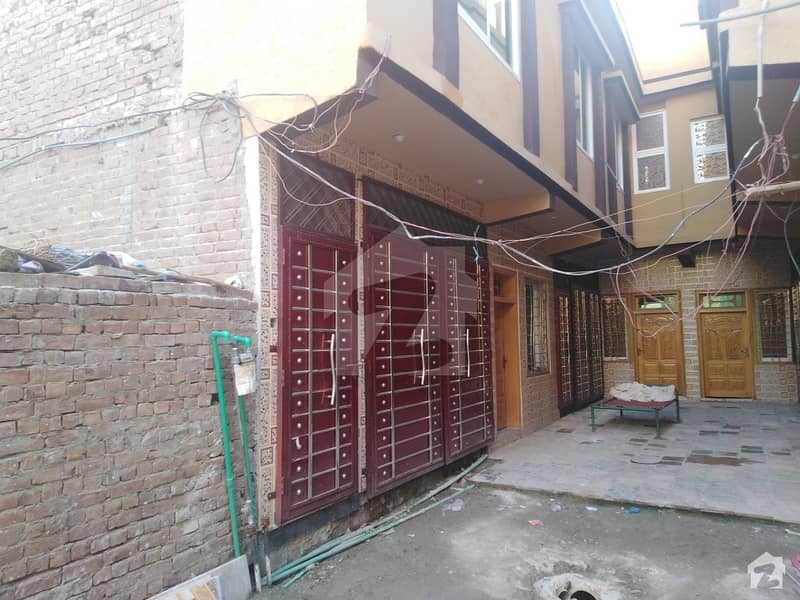 حسن گڑھی شامی روڈ پشاور میں 6 کمروں کا 4 مرلہ مکان 1.2 کروڑ میں برائے فروخت۔