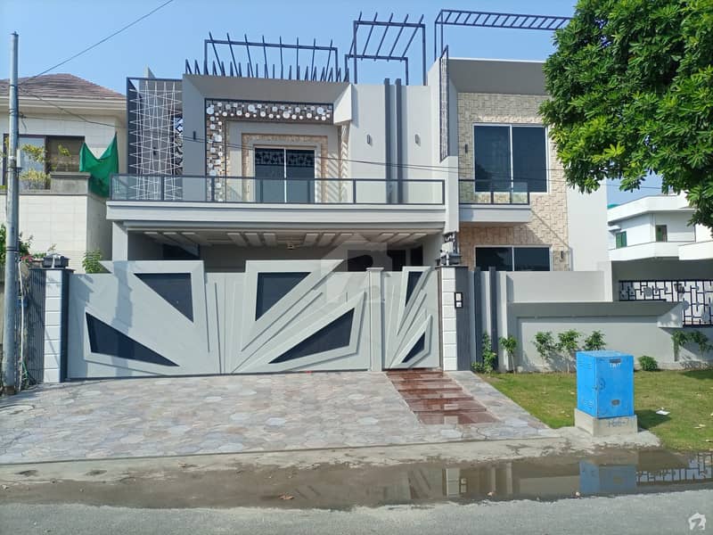 1 Kanal House Available For Sale In DC Colony