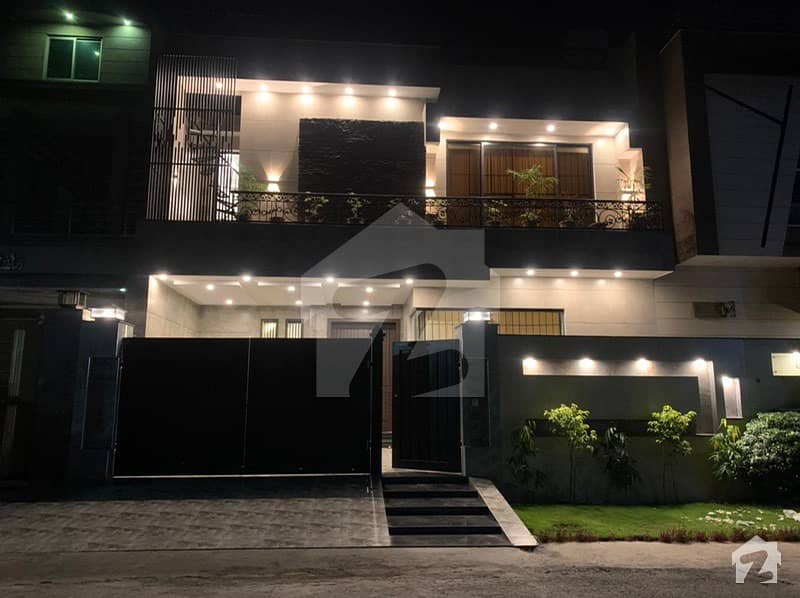 8 Marla Newly Made Designer House For Sale Price 2.40 Crore 8 Marla Newly Made Designer House For Sale Price 2.40 Crore