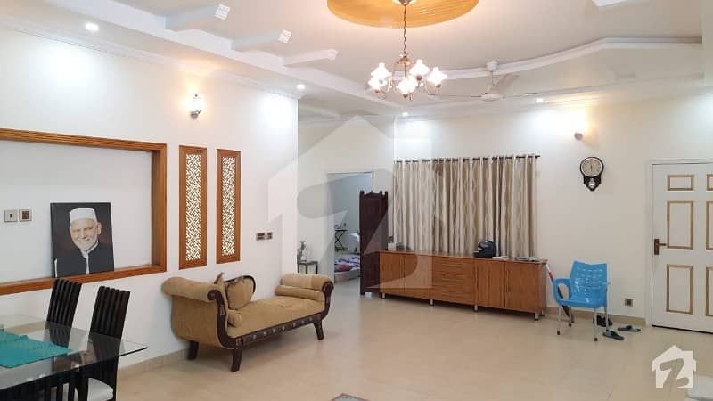 1 Kanal Luxury Brand New Type Upper Portion  Tiles Flooring Available For Rent Near Ucp Or Shaukat Khanum Hospital