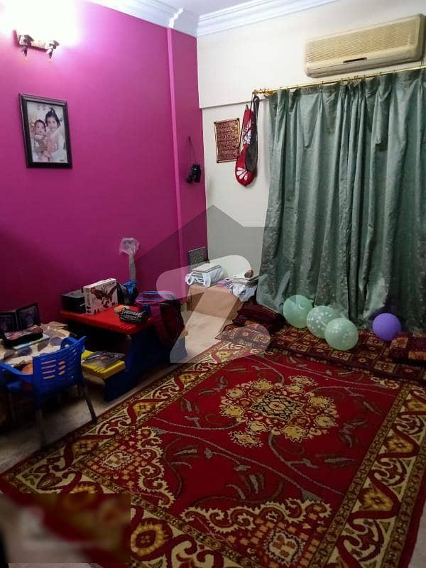 گلزارِ ہجری گلشنِ اقبال ٹاؤن کراچی میں 3 کمروں کا 5 مرلہ فلیٹ 1.25 کروڑ میں برائے فروخت۔