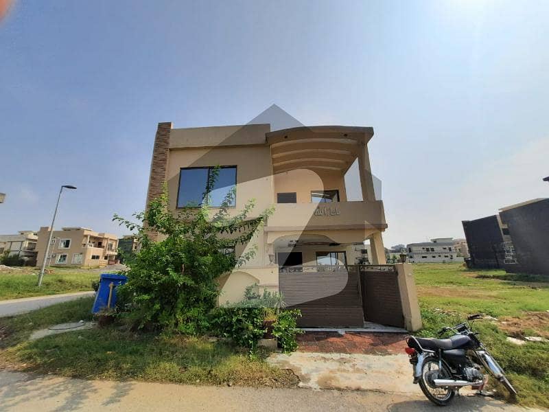7 Marla Corner House For Rent In Umar Block