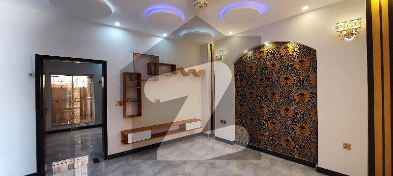 بحریہ ٹاؤن سیکٹر ای بحریہ ٹاؤن لاہور میں 3 کمروں کا 5 مرلہ مکان 1.2 کروڑ میں برائے فروخت۔