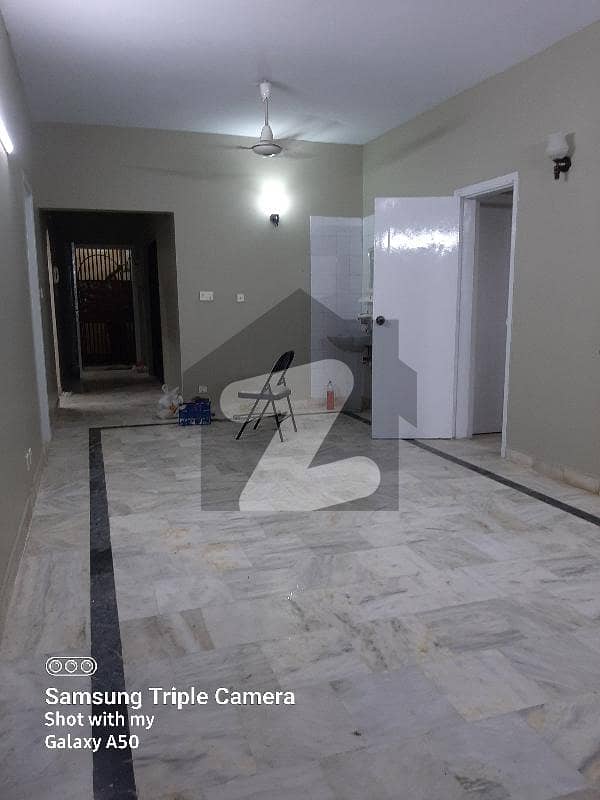 3 bed dd flat avalible for rent in shaheed e millat road