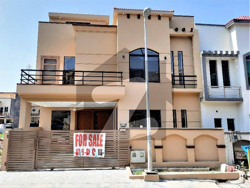 7 Marla Brand New House For Sale In Abu Bakar Block