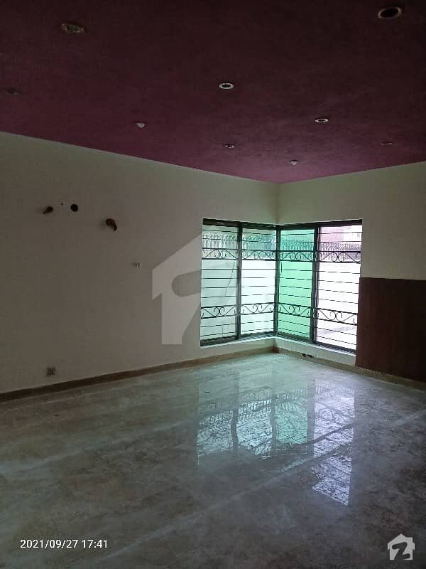 10 Marla House For Sale In Raza Town Canal Road Faisalabad