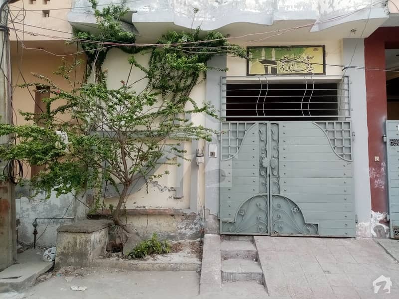 Highly-Desirable 3 Marla House Available In Satiana Road