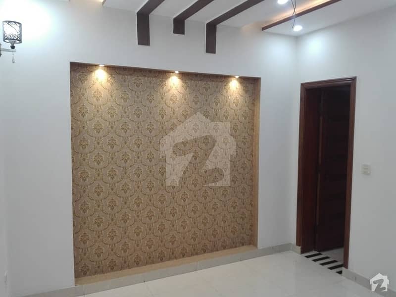 1225 Square Feet Flat Available In Stately Neighbourhood Of Raiwind Road