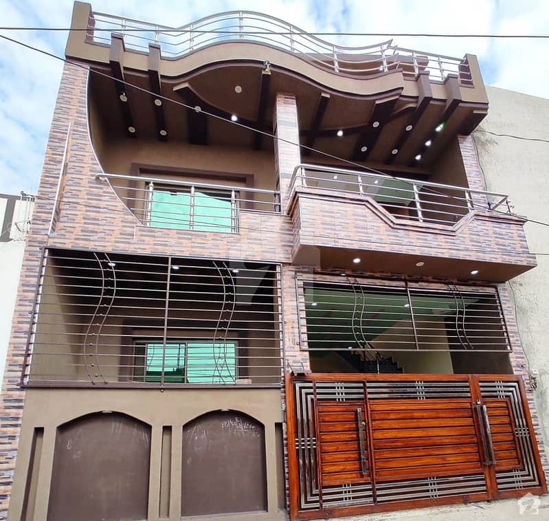 ڈیفنس روڈ راولپنڈی میں 4 کمروں کا 5 مرلہ مکان 1.1 کروڑ میں برائے فروخت۔