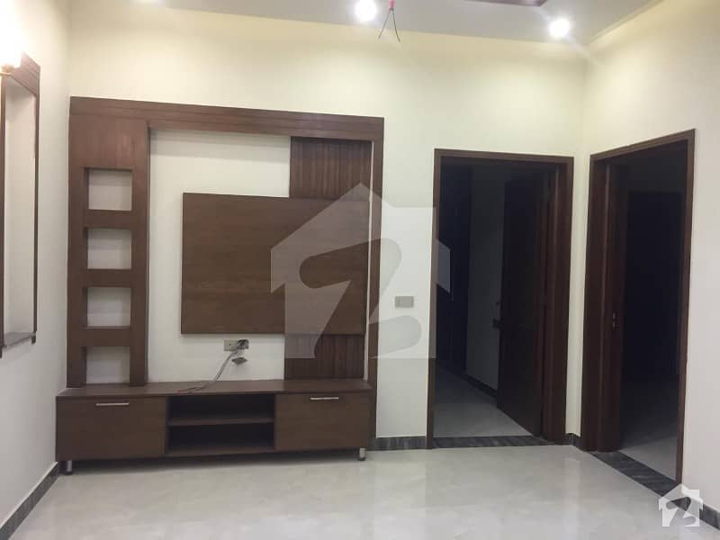نشیمنِ اقبال لاہور میں 3 کمروں کا 10 مرلہ بالائی پورشن 46 ہزار میں کرایہ پر دستیاب ہے۔