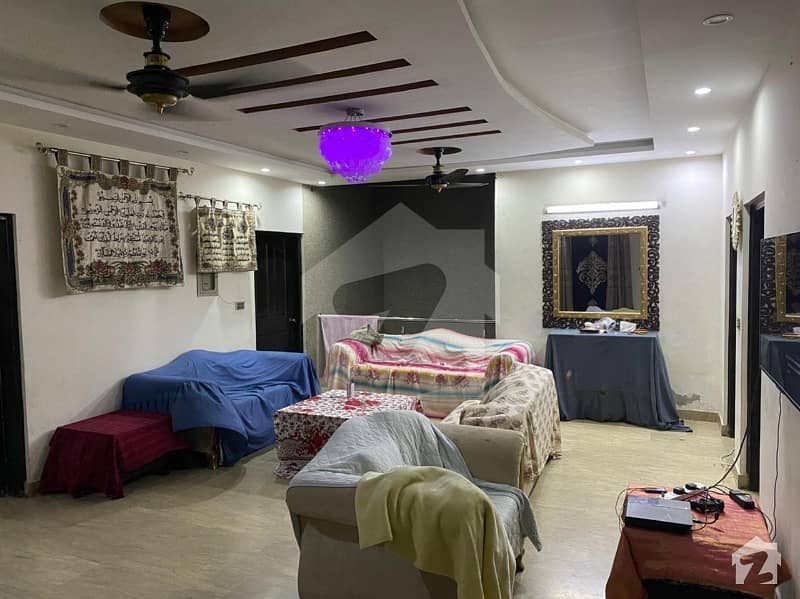 جوہر ٹاؤن لاہور میں 3 کمروں کا 12 مرلہ بالائی پورشن 55 ہزار میں کرایہ پر دستیاب ہے۔