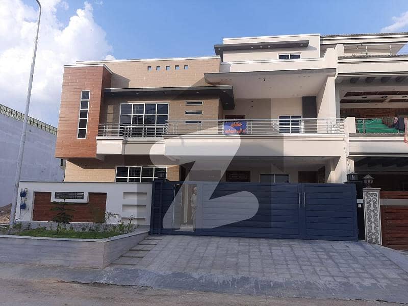Brand New 40x80 Luxurious House For Sale