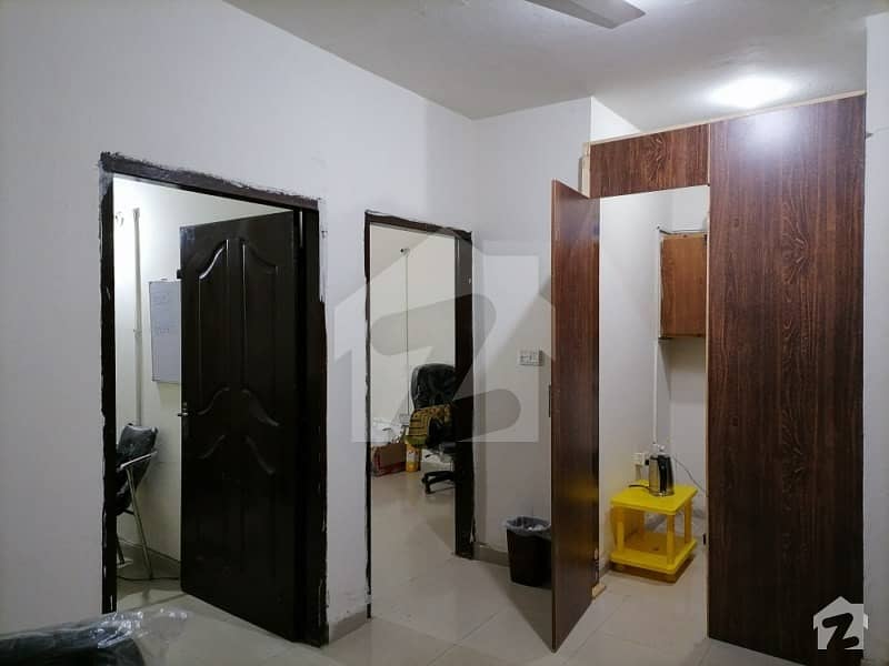 جوہر ٹاؤن لاہور میں 2 کمروں کا 3 مرلہ فلیٹ 43 لاکھ میں برائے فروخت۔