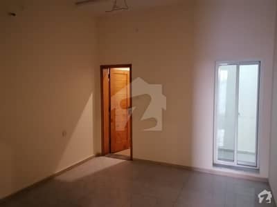 خیابان-اے-منظور فیصل آباد میں 4 کمروں کا 4 مرلہ مکان 65 لاکھ میں برائے فروخت۔