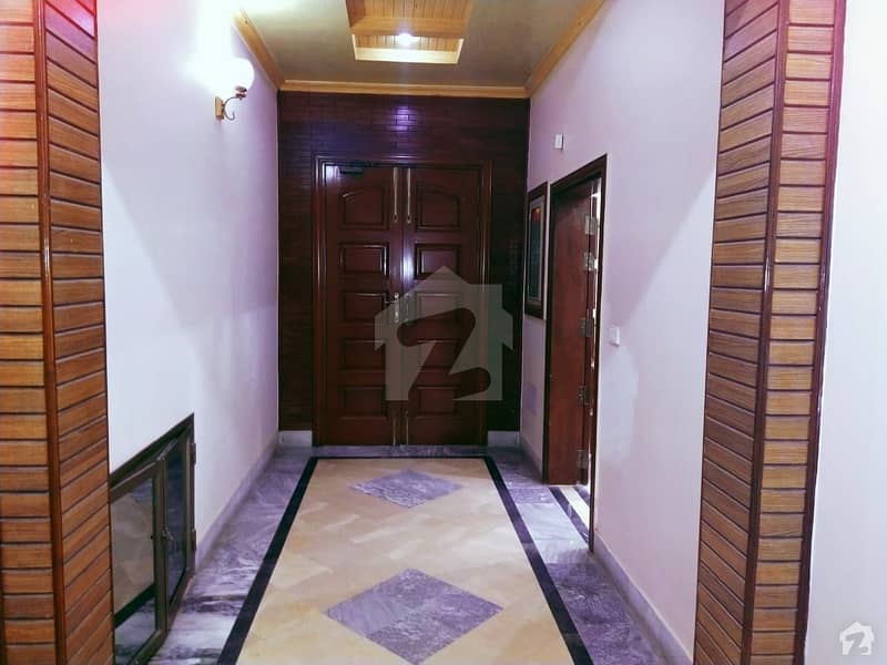 خیابان-اے-منظور فیصل آباد میں 4 کمروں کا 5 مرلہ مکان 1.3 کروڑ میں برائے فروخت۔