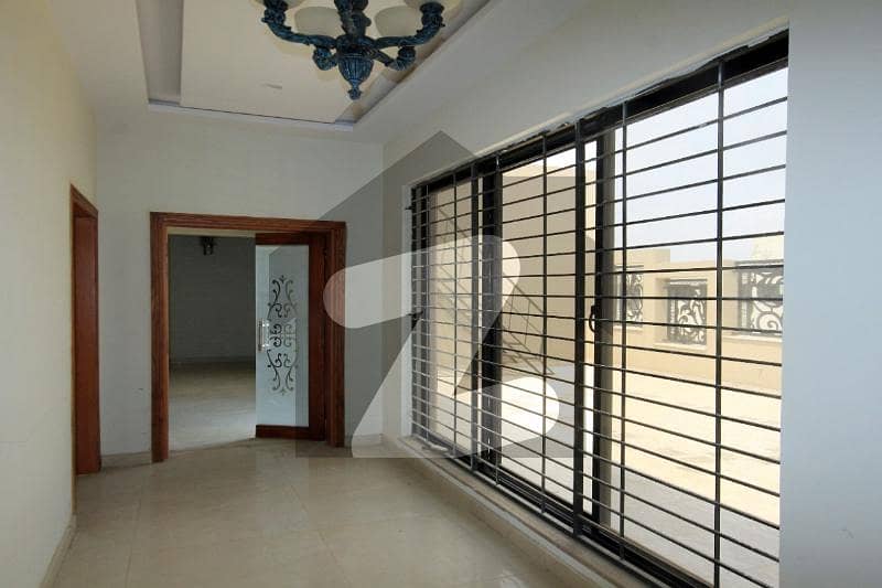1 Kanal Upper Portion With Basement For Rent In Phase 7