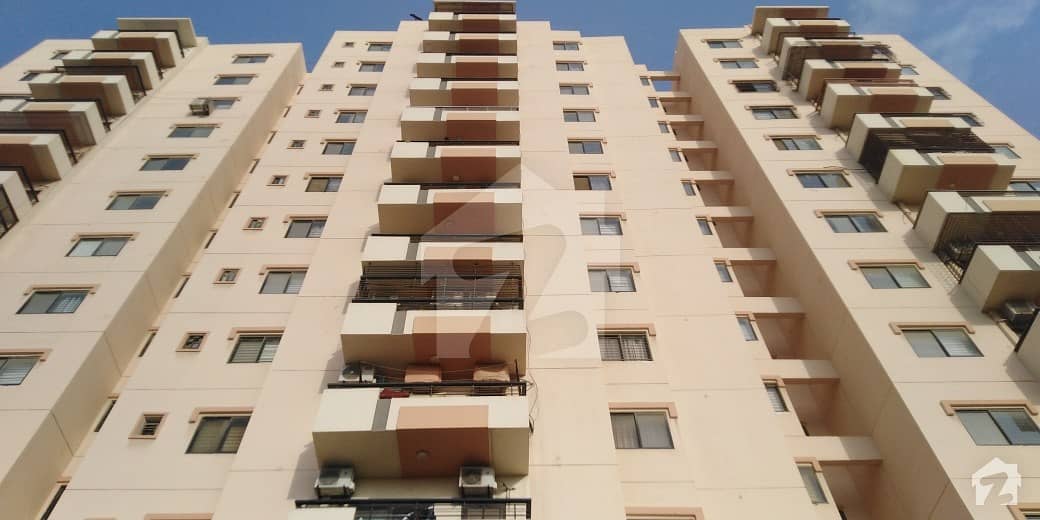 کلفٹن ۔ بلاک 2 کلفٹن کراچی میں 3 کمروں کا 9 مرلہ فلیٹ 3.8 کروڑ میں برائے فروخت۔