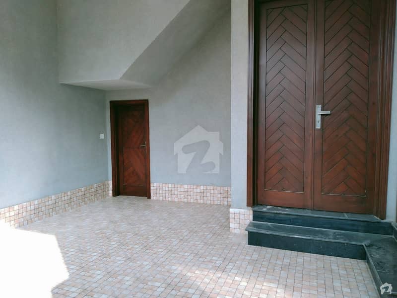 خیابان-اے-منظور فیصل آباد میں 4 کمروں کا 5 مرلہ مکان 80 لاکھ میں برائے فروخت۔