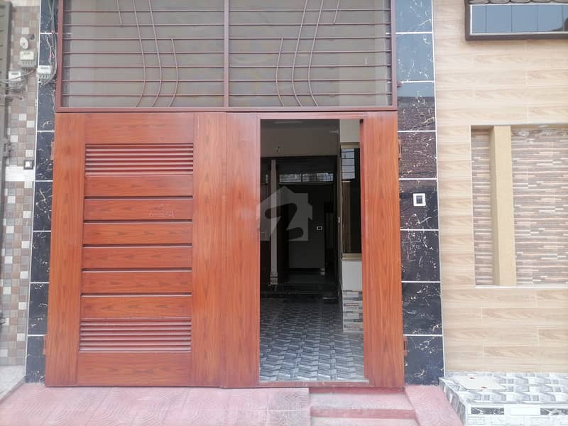 کینال بینک ہاؤسنگ سکیم لاہور میں 3 کمروں کا 4 مرلہ مکان 1.2 کروڑ میں برائے فروخت۔