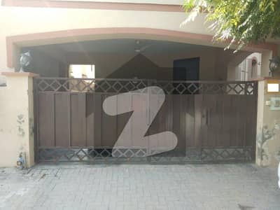 عسکری 10 - سیکٹر اے عسکری 10 عسکری لاہور میں 5 کمروں کا 10 مرلہ مکان 3.6 کروڑ میں برائے فروخت۔ عسکری 10 - سیکٹر اے عسکری 10 عسکری لاہور میں 5 کمروں کا 10 مرلہ مکان 3.6 کروڑ میں برائے فروخت۔