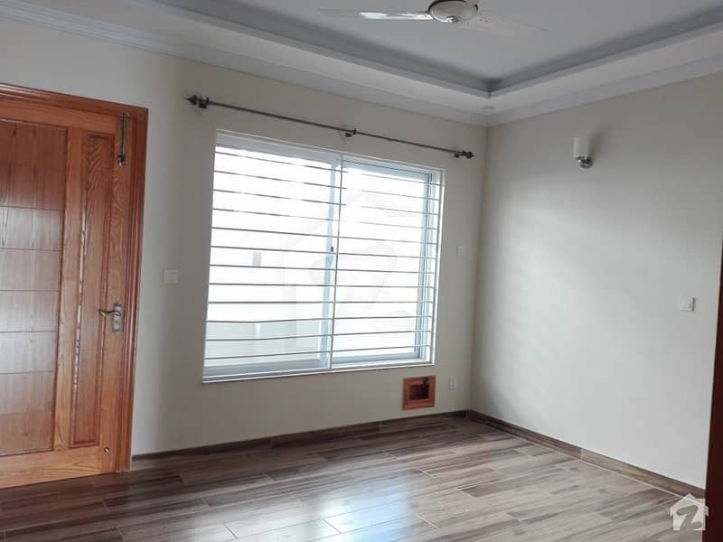 Centrally Located Upper Portion For Rent In G-9 Available