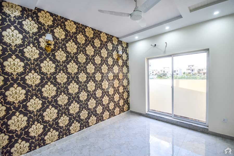 ڈی ایچ اے سٹی لاہور میں 3 کمروں کا 5 مرلہ مکان 1.8 کروڑ میں برائے فروخت۔
