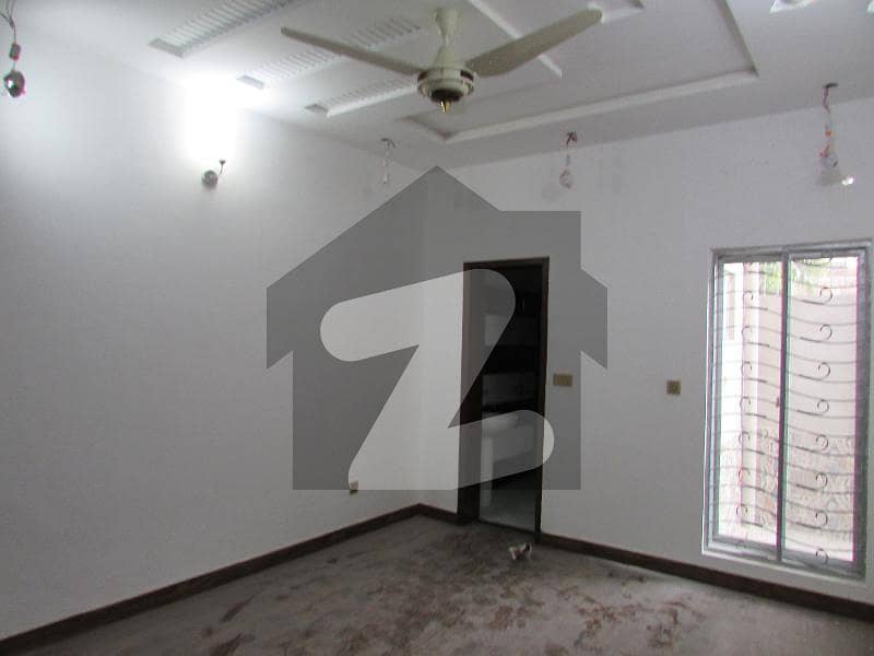 جوہر ٹاؤن فیز 1 - بلاک جی1 جوہر ٹاؤن فیز 1 جوہر ٹاؤن لاہور میں 5 کمروں کا 16 مرلہ مکان 3.5 کروڑ میں برائے فروخت۔
