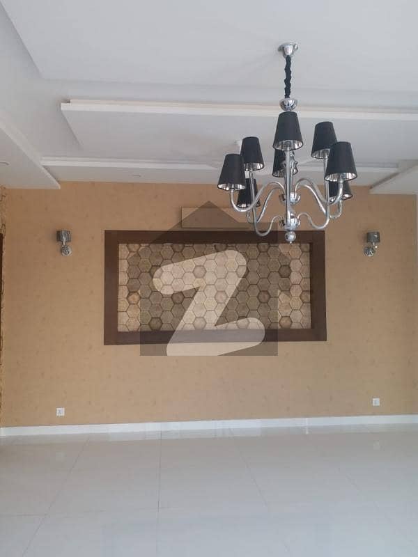 1 Kanal owner build Bungalow in state life society phase 1, Hot Location, Near to Park.