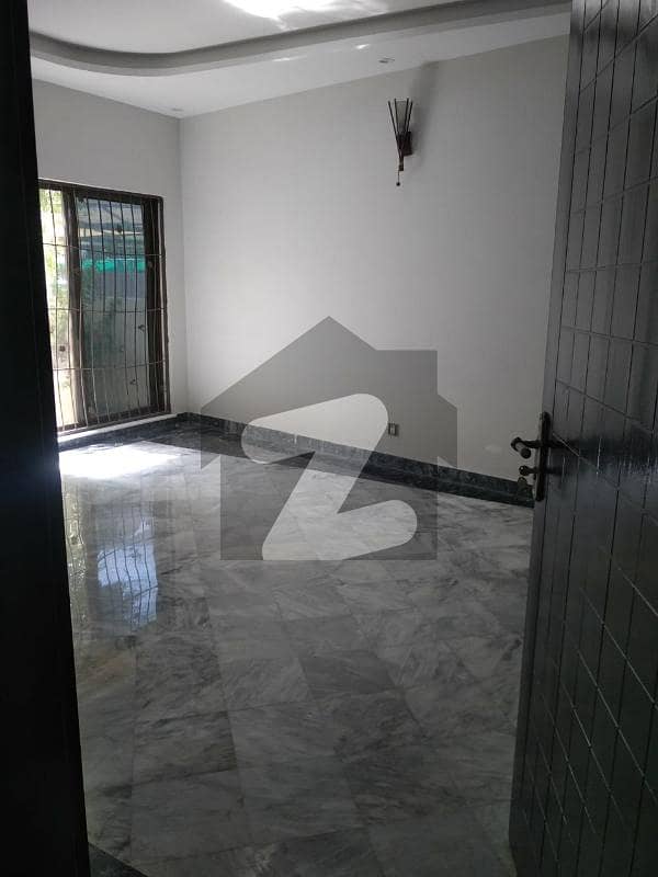 10 Marla Use House For Sale In Phase 8 Dha Lahore