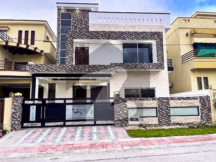 10 Marla Brand New Outstanding Architect House For Sale